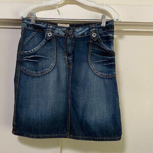 H&M & Denim 100% cotton dark blue denim, slightly distressed skirt, size 8